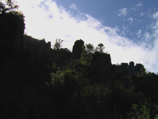 Les Pinnacles, à l'ouest de Ngawi, errodés par le vent