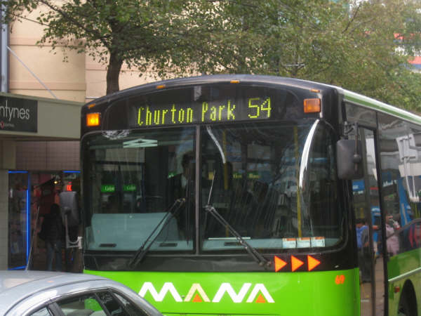 Un bus dont le numéro est supérieur à 50 (bonus si le numéro est