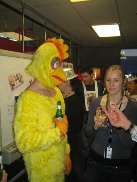 ... et la mascotte de mon équipe, un poulet!