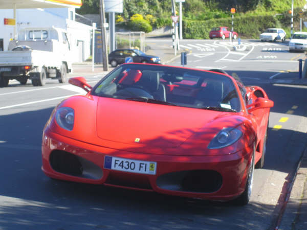 Il y a 6 Ferraris à Wellington. En voilà une