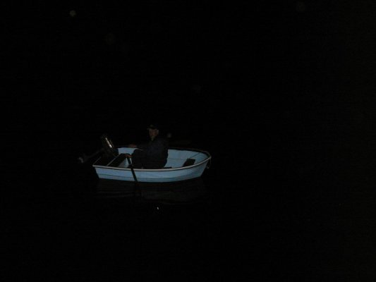 Viree nocturne pour Peter sur sa barque