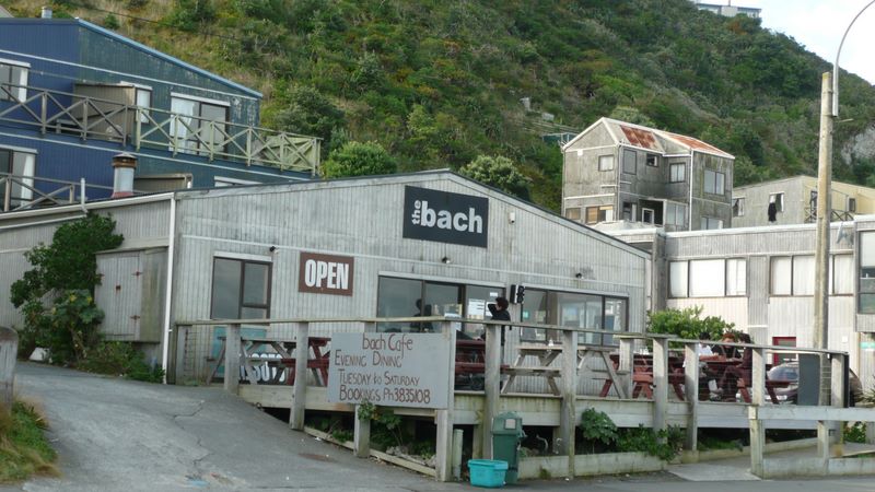 Lendemain, promenade sur la côte sud de Wellington, et passage à “The Bach”.
