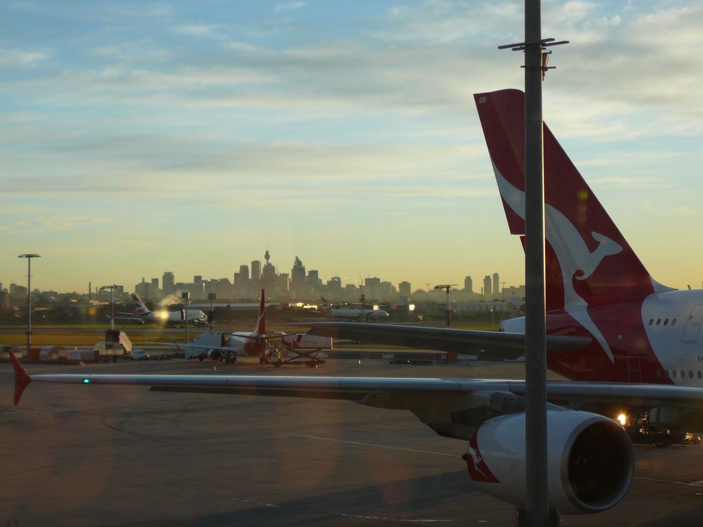 36 heures plus tard, le tarmac de Sydney, sur le chemin retour, en attendant notre avion pour Wellington.