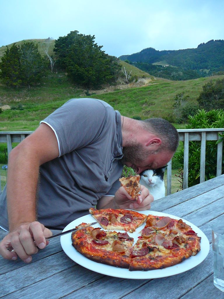 ... géré par une kiwi et son mari, italien, qui bien sur (désolé pour le cliché) fait ses propres pizzas, délicieuses ...