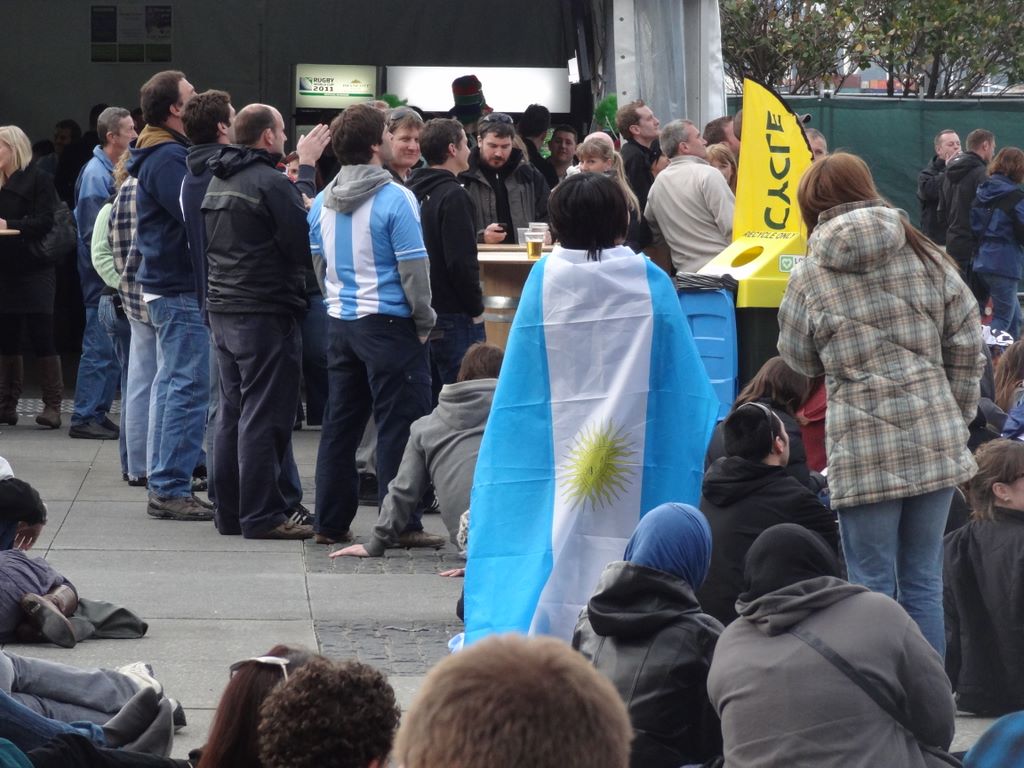 Quelques fans argentins profitent du match.