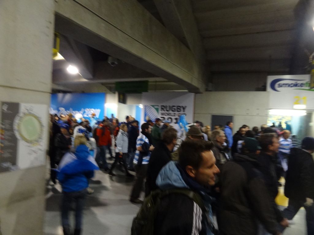 Supporters argentins dans l'enceinte du stade.