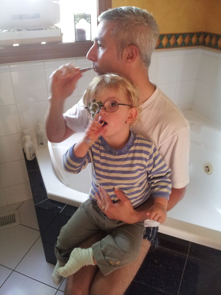 Brossage de dents en famille.