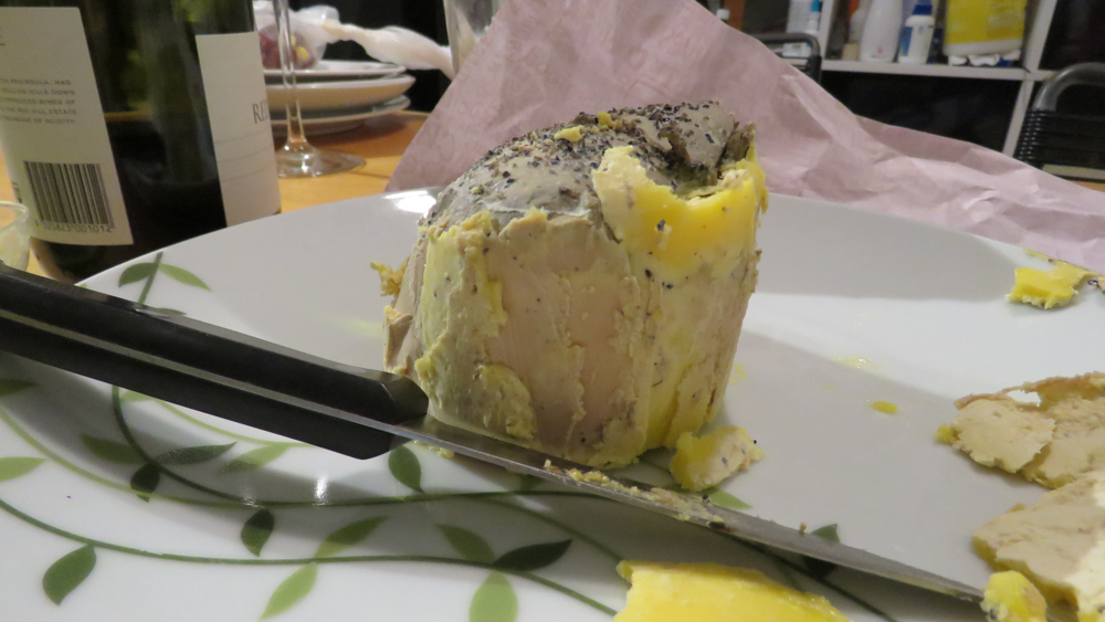 Oui parce qu'on avait un petit foie gras pour aller avec le sauterne, a moins que ce ne soit l'inverse.