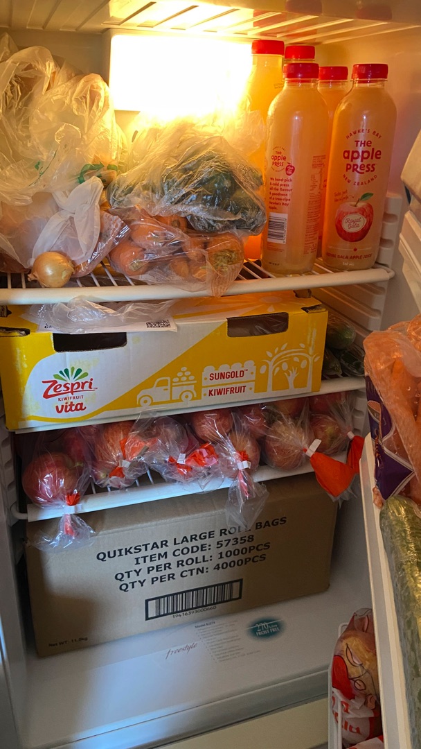 Nos provisions pour 4 semaines dans le 2e frigo!